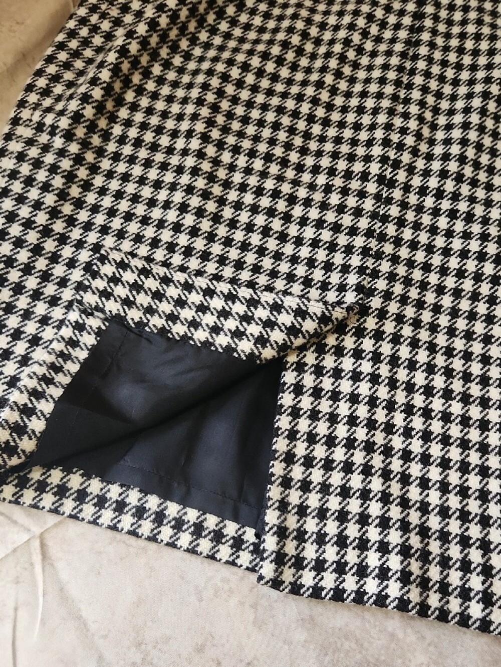 Lauren Ralph Lauren Black and White Houndstooth Mini Skirt - Picture 6 of 8